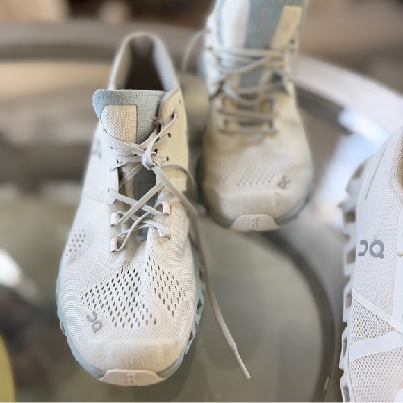 Lot of 2 pairs of OC Women On Cloud 6 and Cloud X4 running shoe , size 10 - Picture 9 of 12